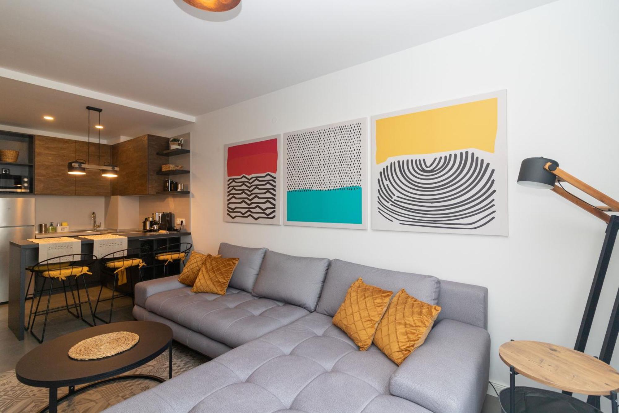Apartment Contemporary Charm In Old