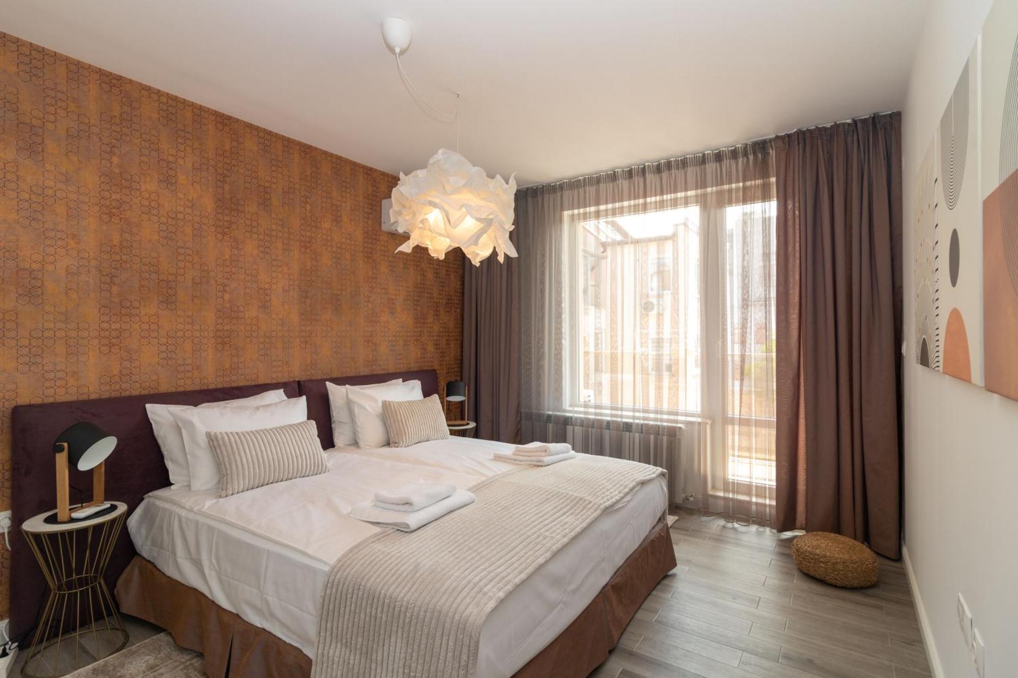 Apartment Contemporary Charm In Old